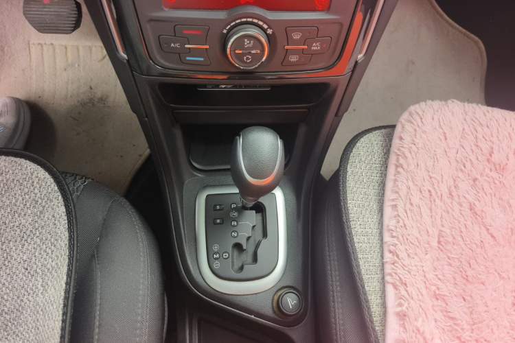 Used Peugeot 308 2016 1.6L Automatic Fashion Edition Gear Lever