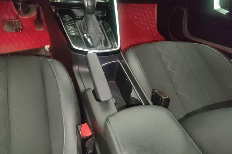 Used Peugeot 308 2016 1.6L Automatic Luxury Edition Gear Lever