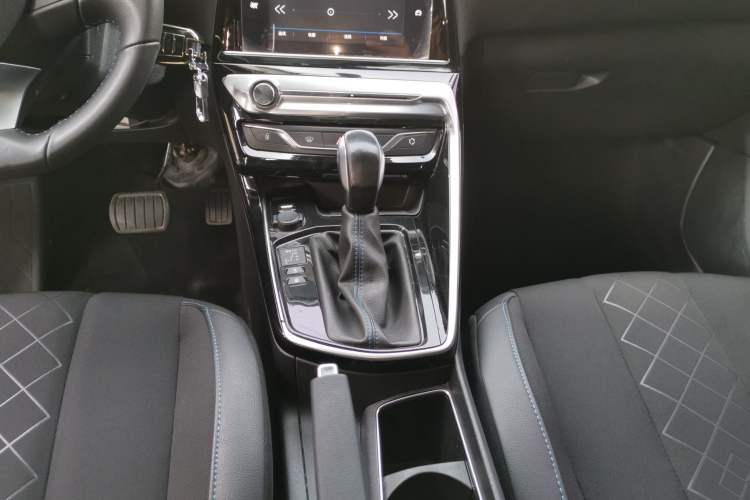 Used Peugeot 308 2016 1.6L Automatic Luxury Edition Gear Lever