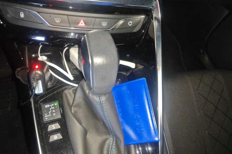 Used Peugeot 308 2016 230THP Automatic Luxury Edition Gear Lever