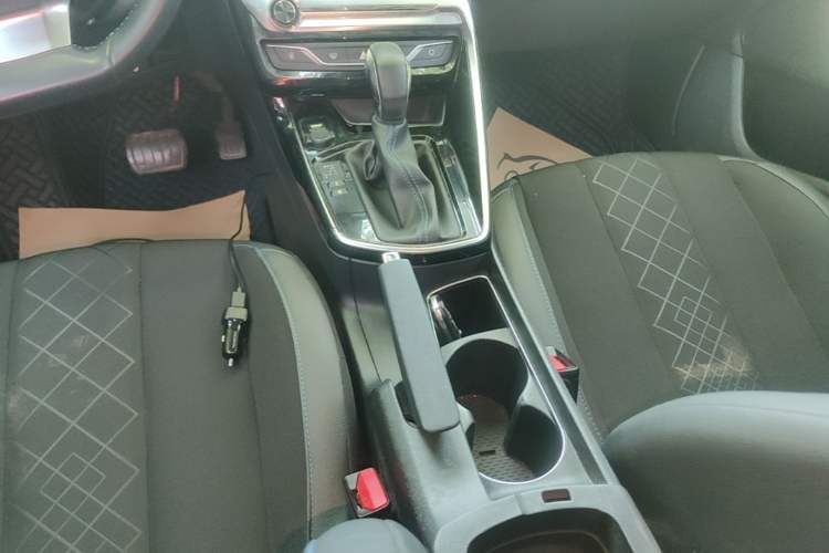 Used Peugeot 308 2016 1.6L Automatic Luxury Edition Gear Lever