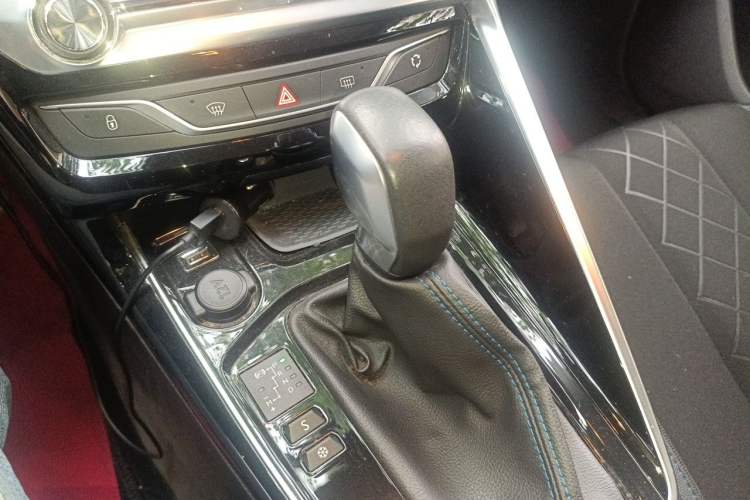 Used Peugeot 308 2016 1.6L Automatic Luxury Edition Gear Lever