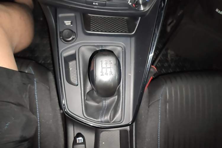 Used Peugeot 308 2016 1.6L Manual Fashion Edition Gear Lever
