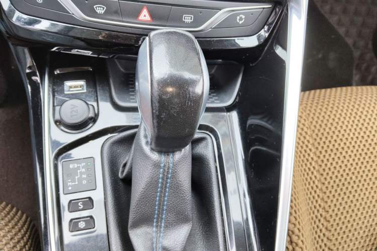 Used Peugeot 308 2016 1.6L Automatic Luxury Edition Gear Lever
