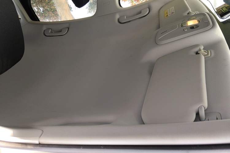 Used Peugeot 308 2016 1.6L Manual Fashion Edition Headliner
