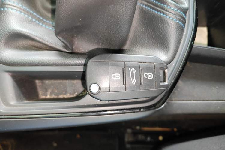 Used Peugeot 308 2016 1.6L Manual Fashion Edition Interior 1