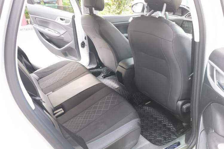 Used Peugeot 308 2016 1.6L Automatic Luxury Edition Interior 10