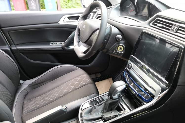 Used Peugeot 308 2016 1.6L Automatic Luxury Edition Interior 12