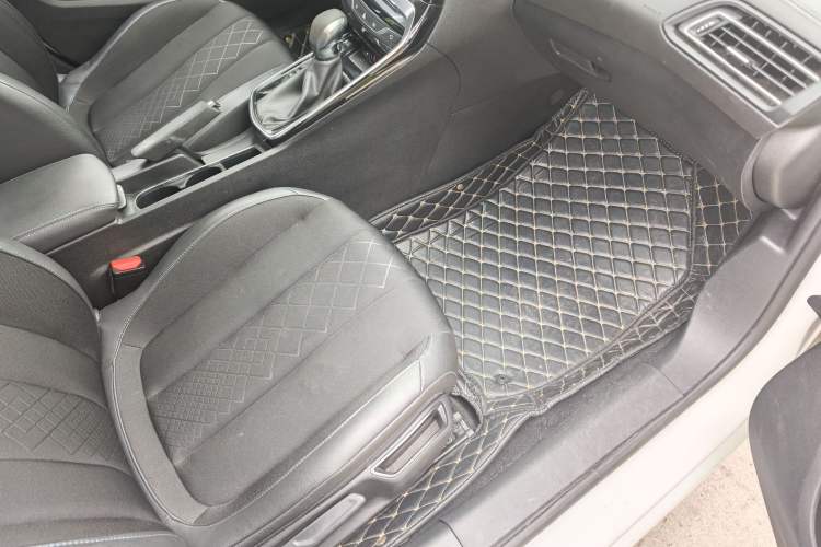 Used Peugeot 308 2016 1.6L Automatic Luxury Edition Interior 2