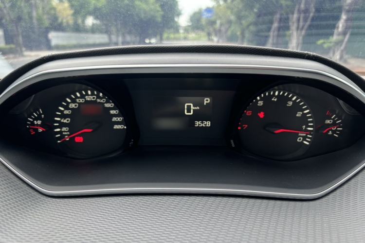 Used Peugeot 308 2016 1.6L Automatic Luxury Edition Interior 2