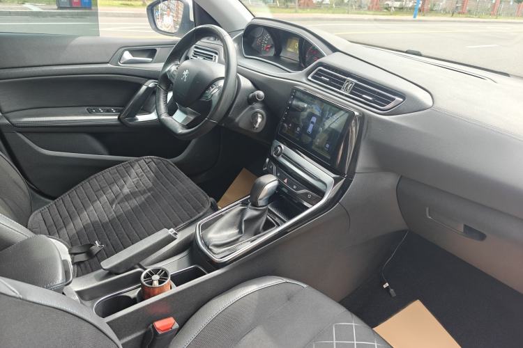 Used Peugeot 308 2016 230THP Automatic Luxury Edition Interior 2