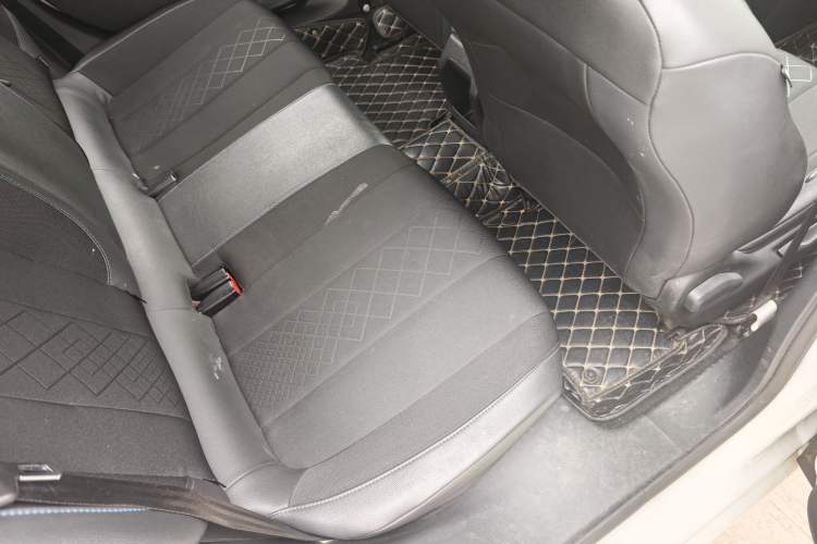 Used Peugeot 308 2016 1.6L Automatic Luxury Edition Interior 3