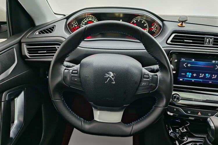 Used Peugeot 308 2016 1.6L Automatic Luxury Edition Interior 3