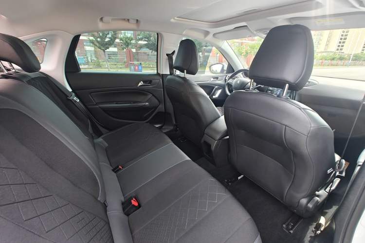 Used Peugeot 308 2016 230THP Automatic Luxury Edition Interior 3