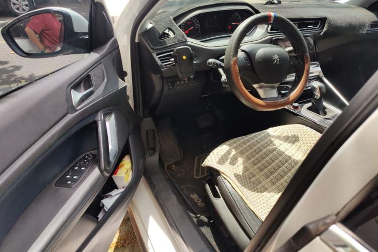 Used Peugeot 308 2016 350THP Automatic Prestige Edition Interior 3