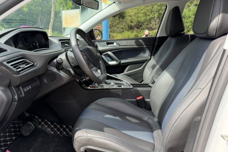 Used Peugeot 308 2016 350THP Automatic Prestige Edition Interior 3
