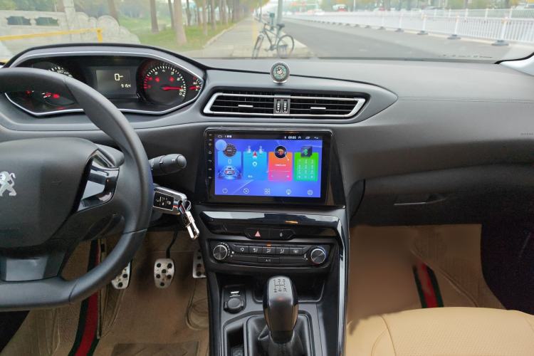 Used Peugeot 308 2016 1.6L Manual Fashion Edition Interior 4