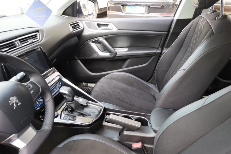 Used Peugeot 308 2016 1.6L Automatic Luxury Edition Interior 4