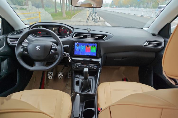 Used Peugeot 308 2016 1.6L Manual Fashion Edition Interior 6