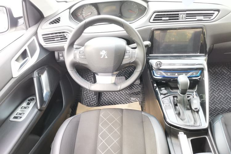 Used Peugeot 308 2016 1.6L Automatic Luxury Edition Interior 6