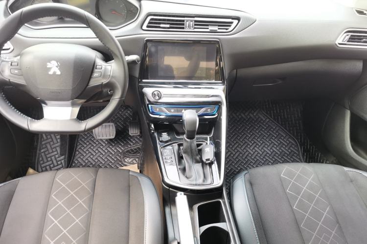 Used Peugeot 308 2016 1.6L Automatic Luxury Edition Interior 8