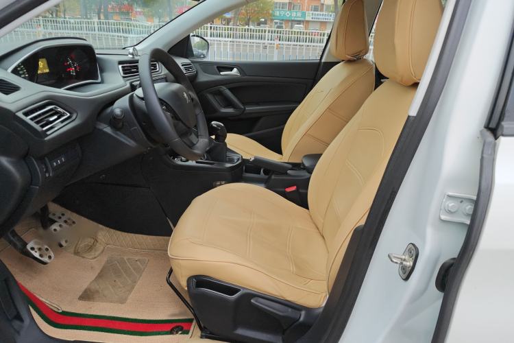 Used Peugeot 308 2016 1.6L Manual Fashion Edition Interior 9