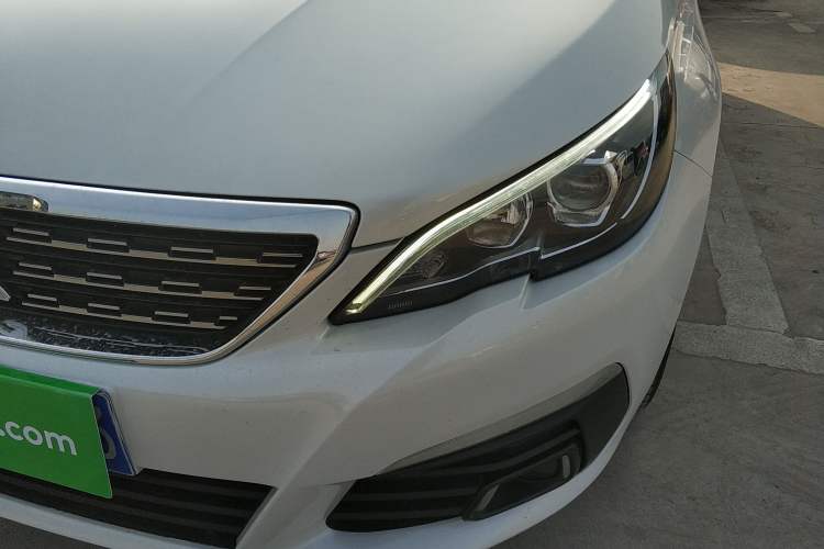 Used Peugeot 308 2016 1.6L Automatic Luxury Edition Left Front Headlight