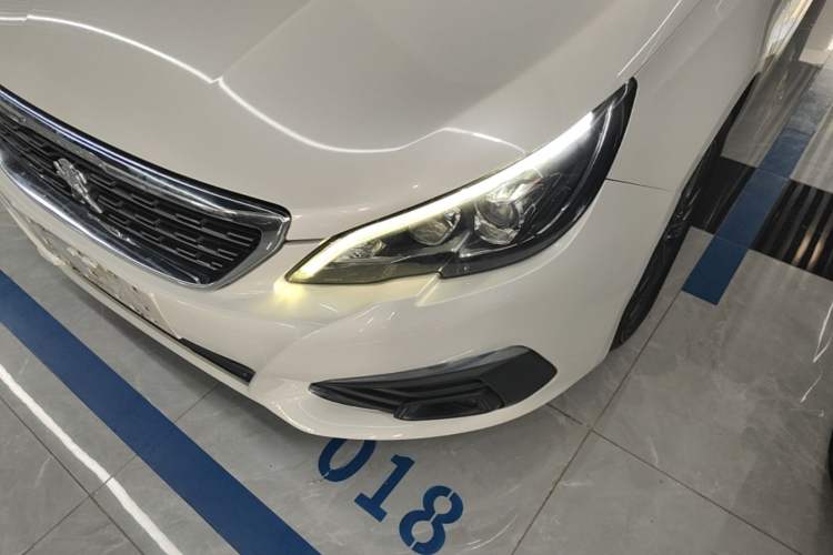 Used Peugeot 308 2016 1.6L Automatic Luxury Edition Left Front Headlight