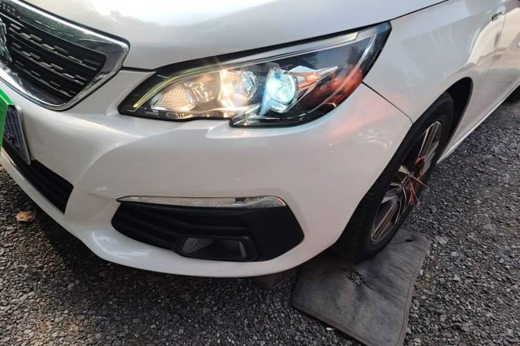Used Peugeot 308 2016 230THP Automatic Luxury Edition Left Front Headlight