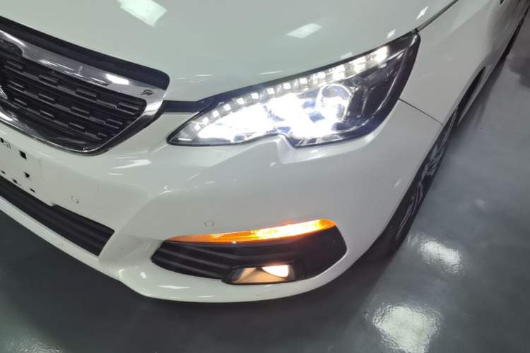 Used Peugeot 308 2016 350THP Automatic Prestige Edition Left Front Headlight