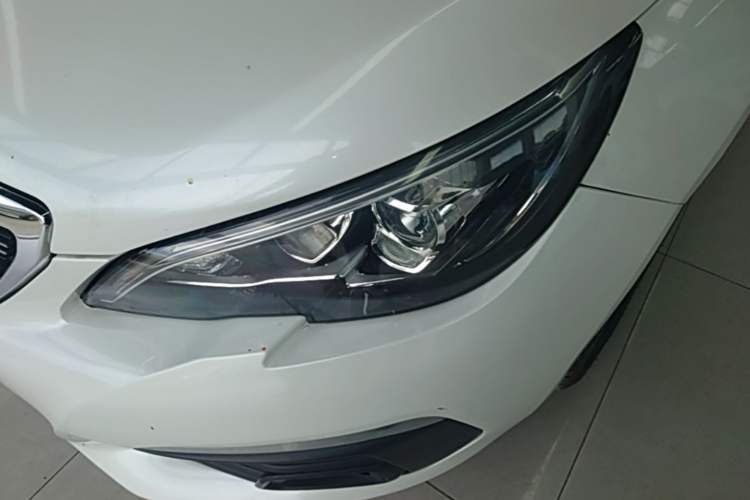 Used Peugeot 308 2016 1.6L Automatic Luxury Edition Left Front Headlight