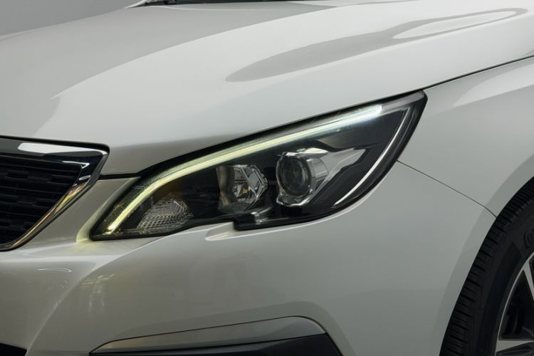 Used Peugeot 308 2016 1.6L Automatic Fashion Edition Left Front Headlight