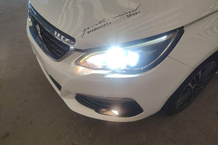 Used Peugeot 308 2016 1.6L Automatic Luxury Edition Left Front Headlight