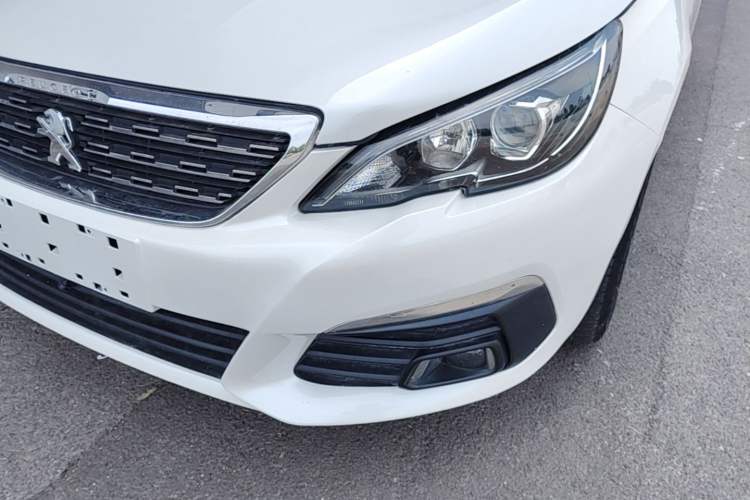 Used Peugeot 308 2016 1.6L Automatic Luxury Edition Left Front Headlight