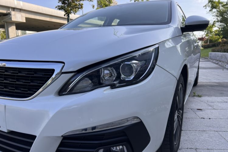 Used Peugeot 308 2016 1.6L Automatic Luxury Edition Left Front Headlight