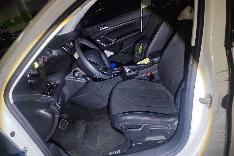 Used Peugeot 308 2016 230THP Automatic Luxury Edition Left Front Seat