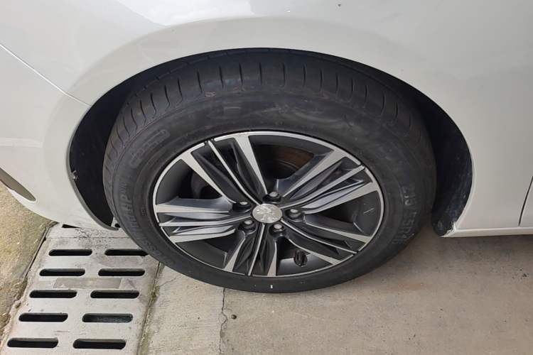Used Peugeot 308 2016 230THP Manual Fashion Edition Left Front Wheel Hub