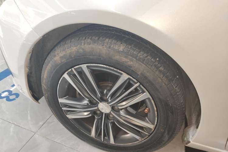 Used Peugeot 308 2016 1.6L Automatic Luxury Edition Left Front Wheel Hub