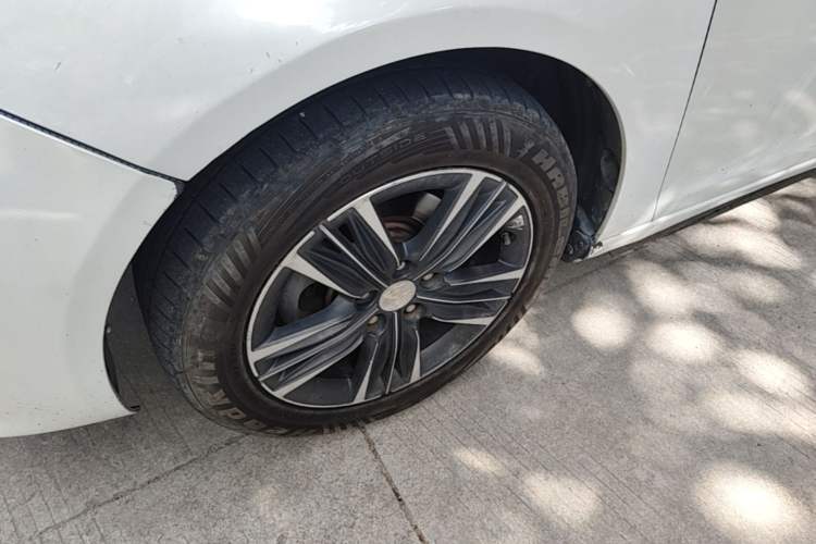 Used Peugeot 308 2016 1.6L Automatic Luxury Edition Left Front Wheel Hub
