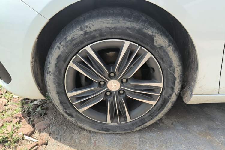 Used Peugeot 308 2016 1.6L Automatic Luxury Edition Left Front Wheel Hub