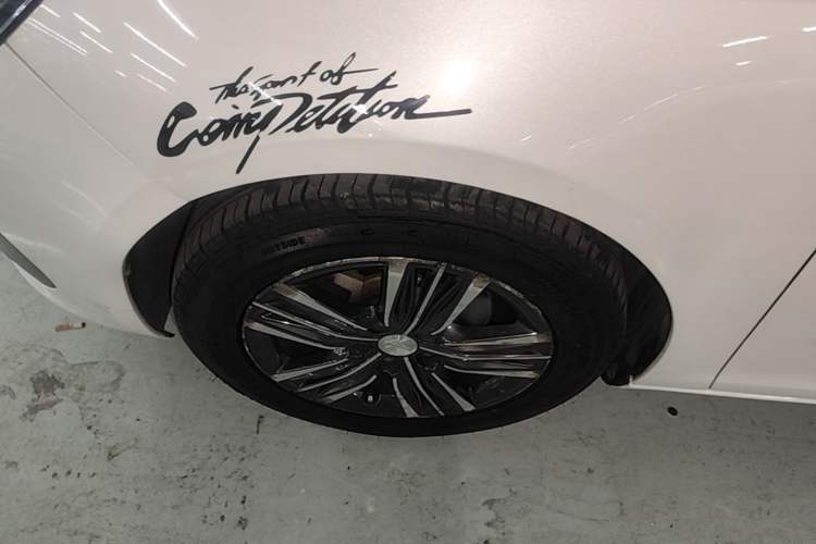 Used Peugeot 308 2016 1.6L Automatic Luxury Edition Left Front Wheel Hub