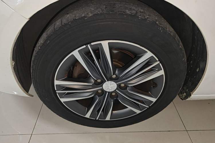 Used Peugeot 308 2016 1.6L Automatic Luxury Edition Left Front Wheel Hub