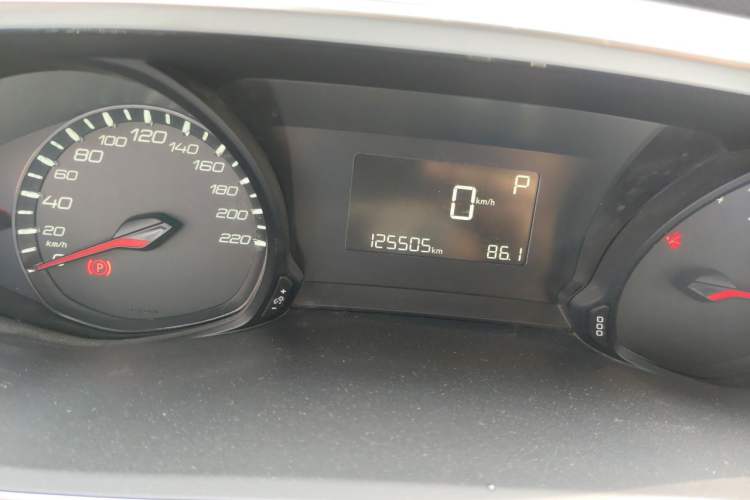 Used Peugeot 308 2016 230THP Automatic Luxury Edition Odometer Close Up