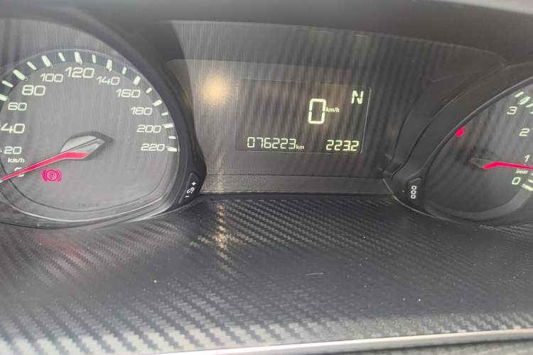 Used Peugeot 308 2016 1.6L Automatic Luxury Edition Odometer Close Up