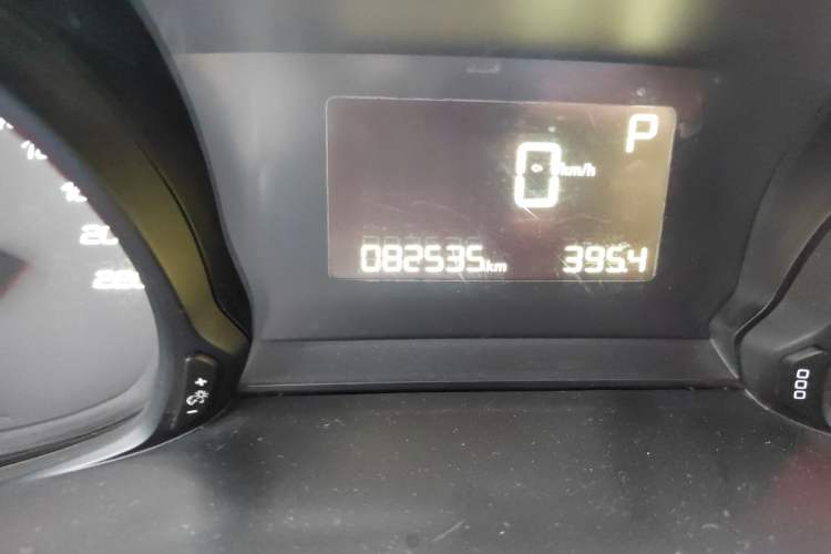 Used Peugeot 308 2016 1.6L Automatic Luxury Edition Odometer Close Up