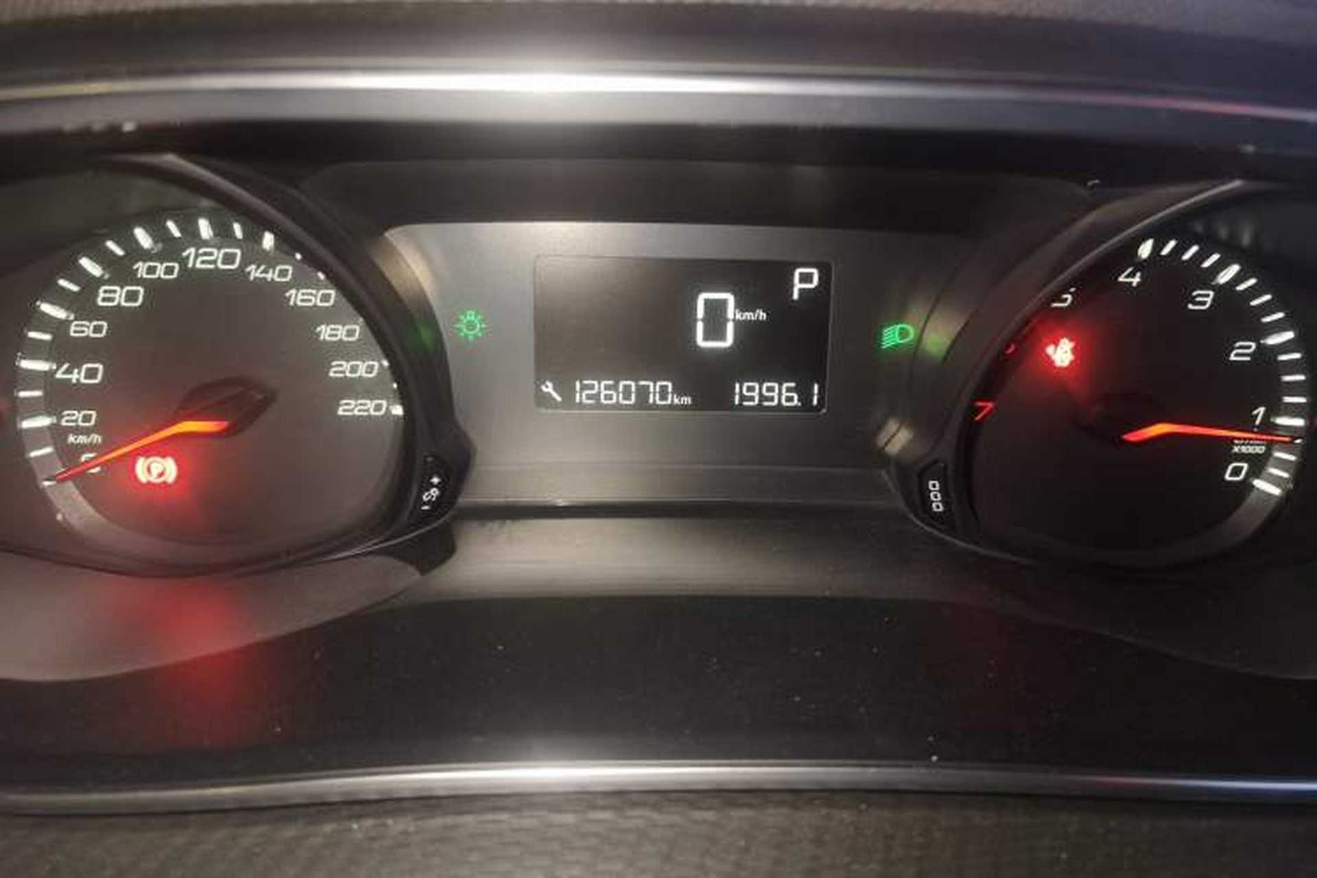 Used Peugeot 308 2016 1.6L Automatic Luxury Edition Odometer Close Up