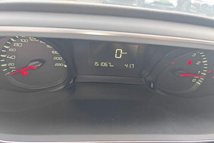 Used Peugeot 308 2016 1.6L Manual Fashion Edition Odometer Close Up