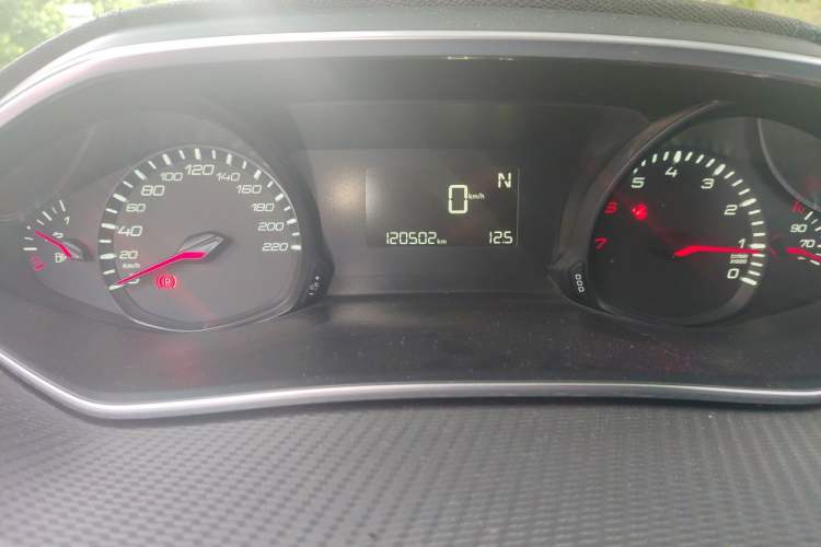 Used Peugeot 308 2016 1.6L Automatic Luxury Edition Odometer Close Up