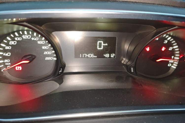 Used Peugeot 308 2016 1.6L Manual Fashion Edition Odometer Close Up