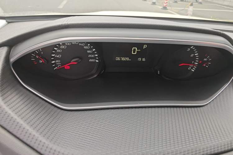 Used Peugeot 308 2016 1.6L Automatic Luxury Edition Odometer Close Up